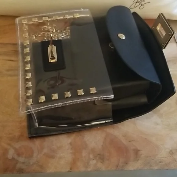 CLear Purse - Picture 2 of 4